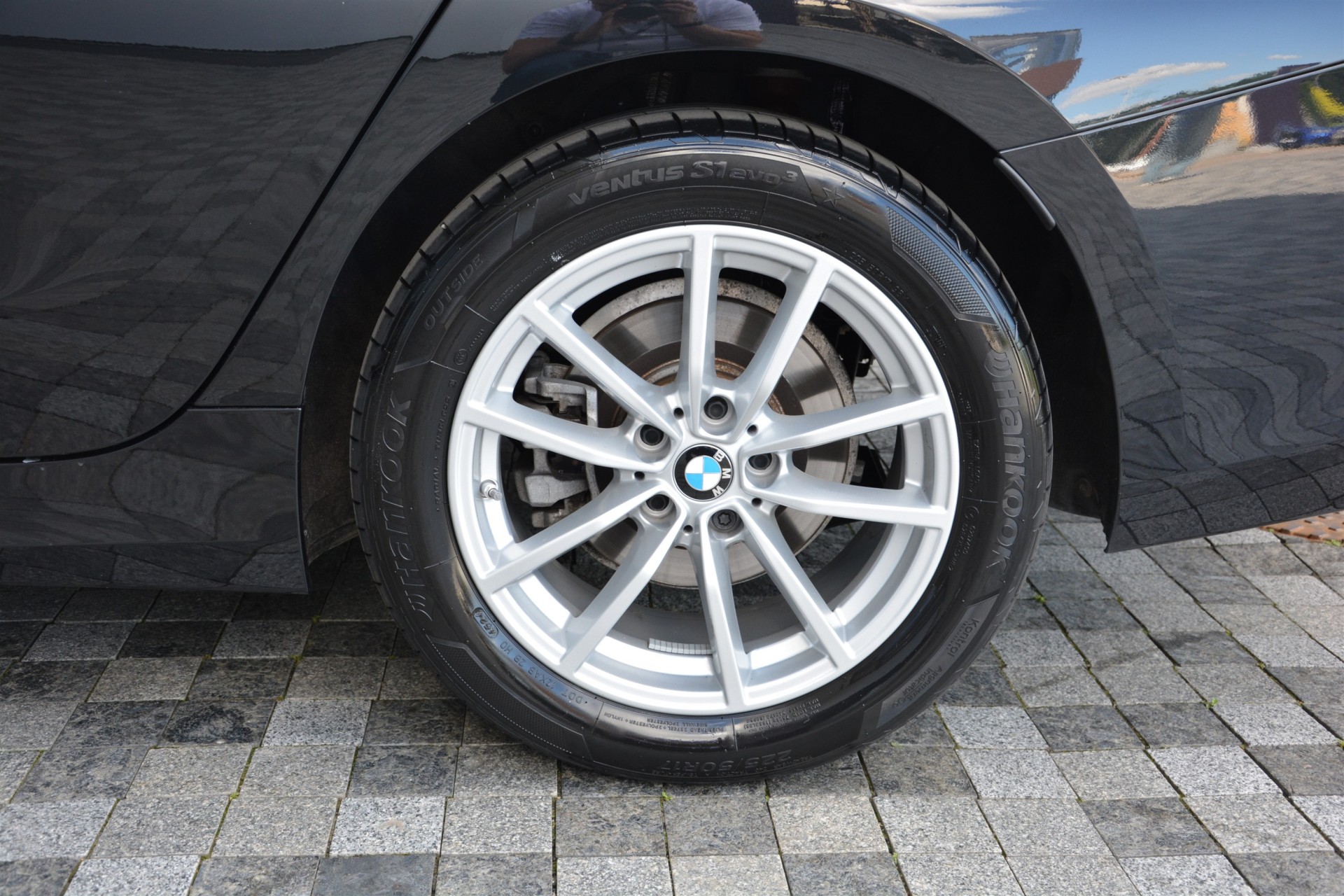 BMW 3 Series 320i 9