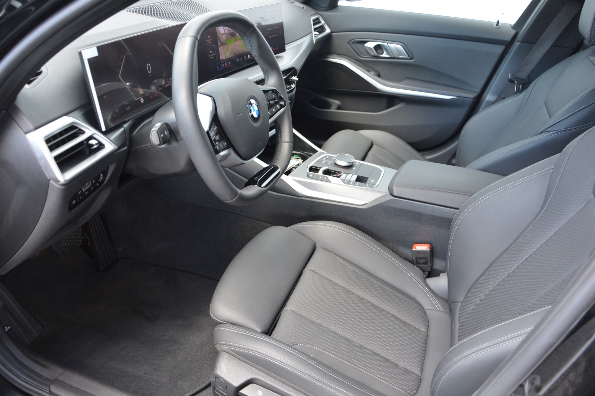 BMW 3 Series 320i 4