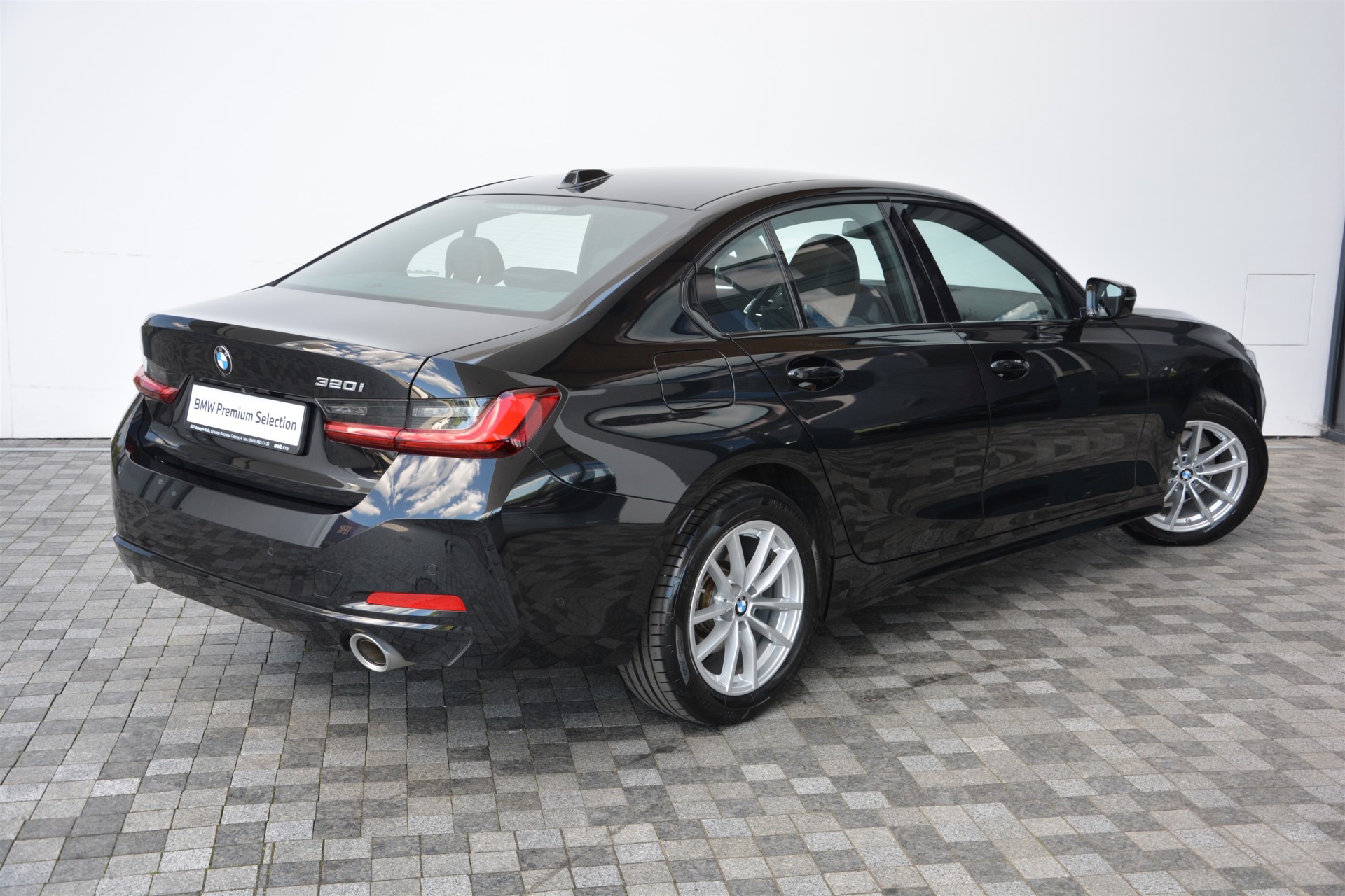 BMW 3 Series 320i 2