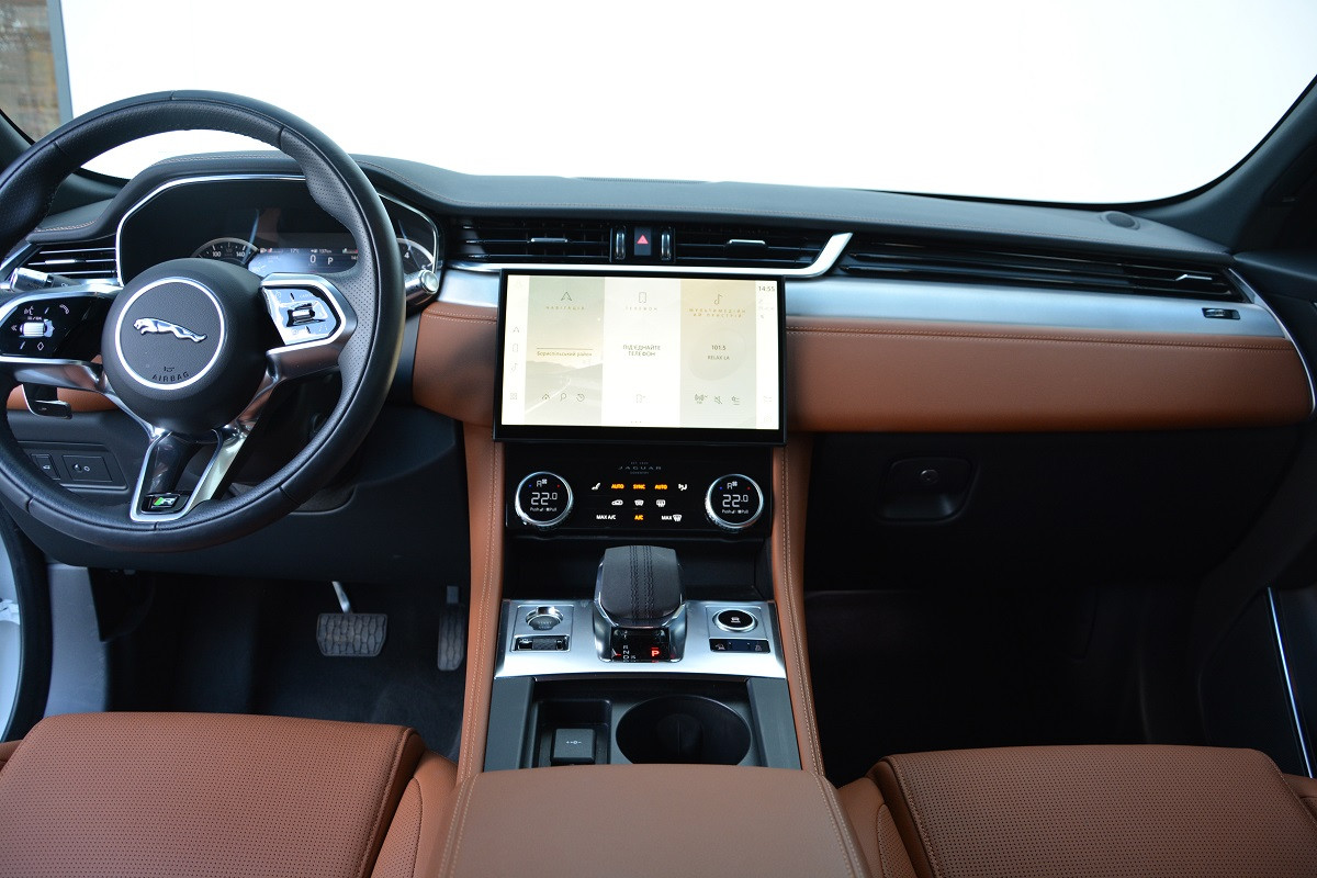 JAGUAR F-Pace F-Pace 2.0 250 ПРОДАНО 4