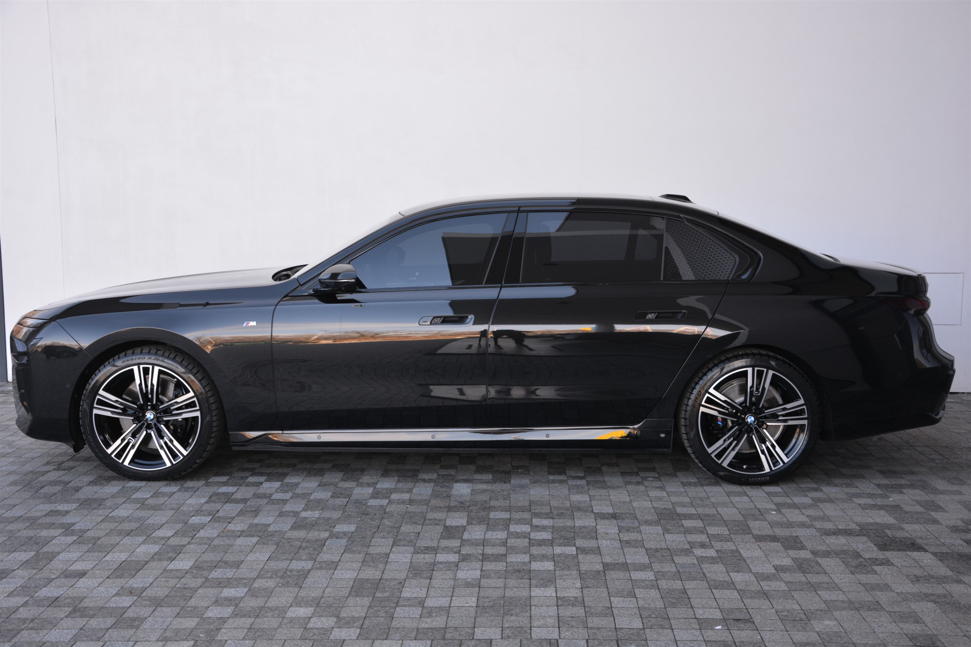 BMW i7 xDrive60 ПРОДАНО 3